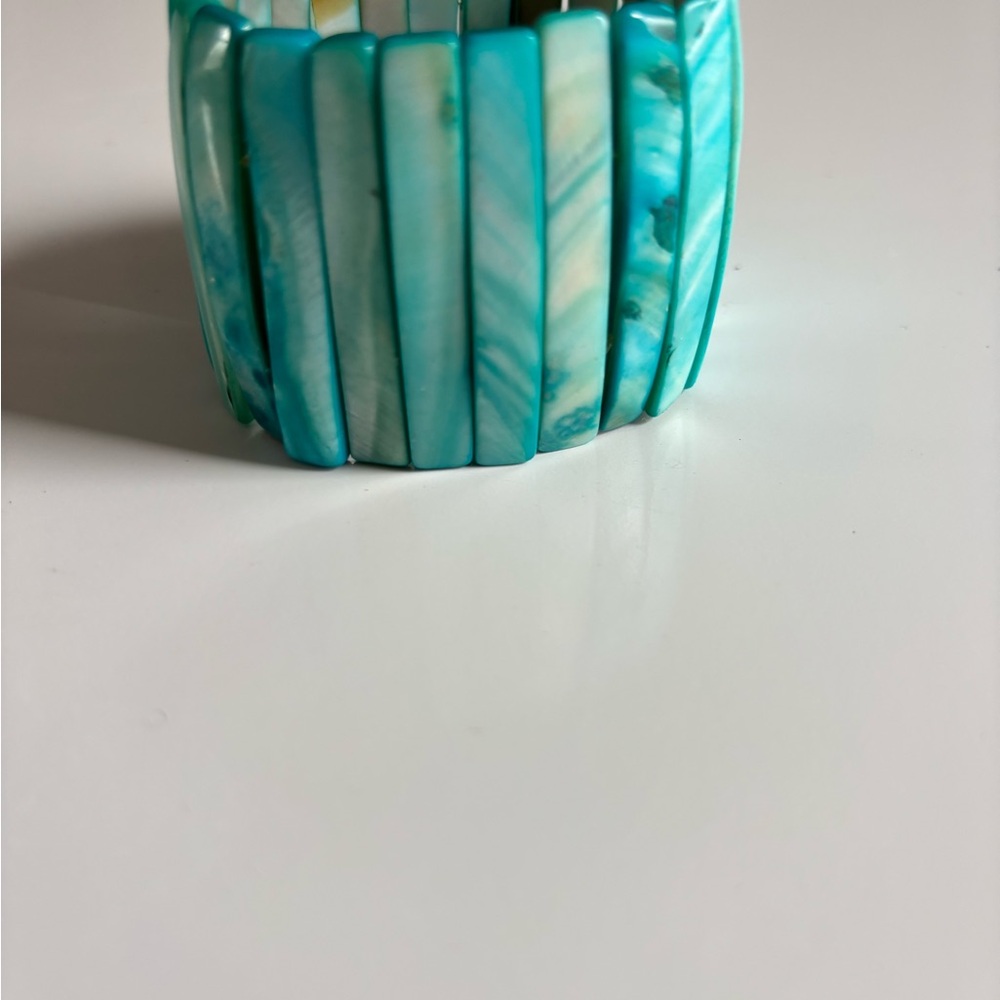 Turquoise Shell bracelet - Picture 3 of 3